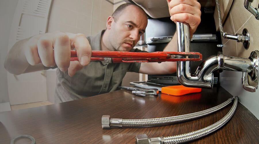 Expert burst pipe repair services in Bloomingburg, OH